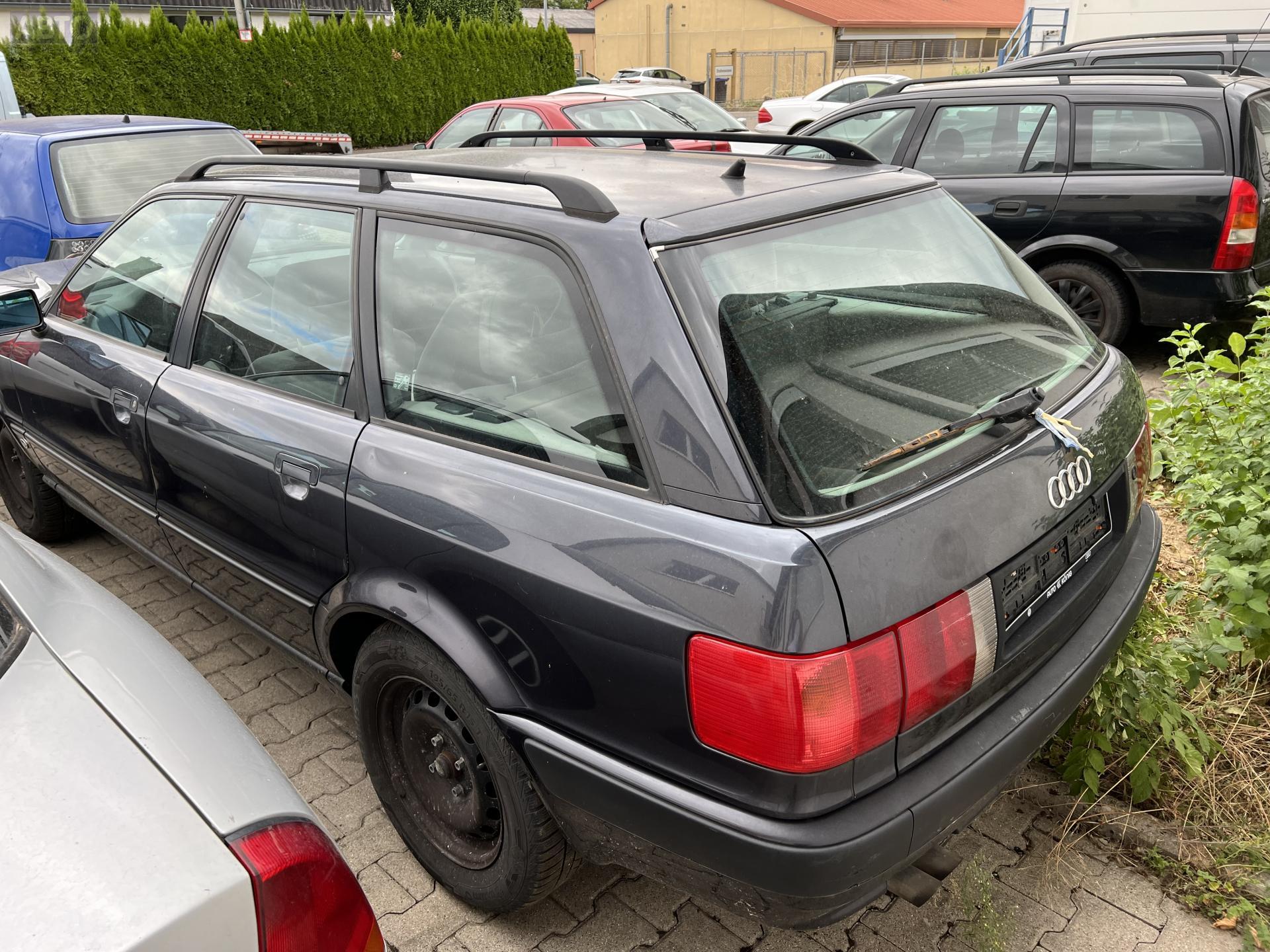 8A9853465 Бленда (накладка под номер) для Audi 80 B4 бу, 1993, купить в РФ  с разборки из Европы, 54025470