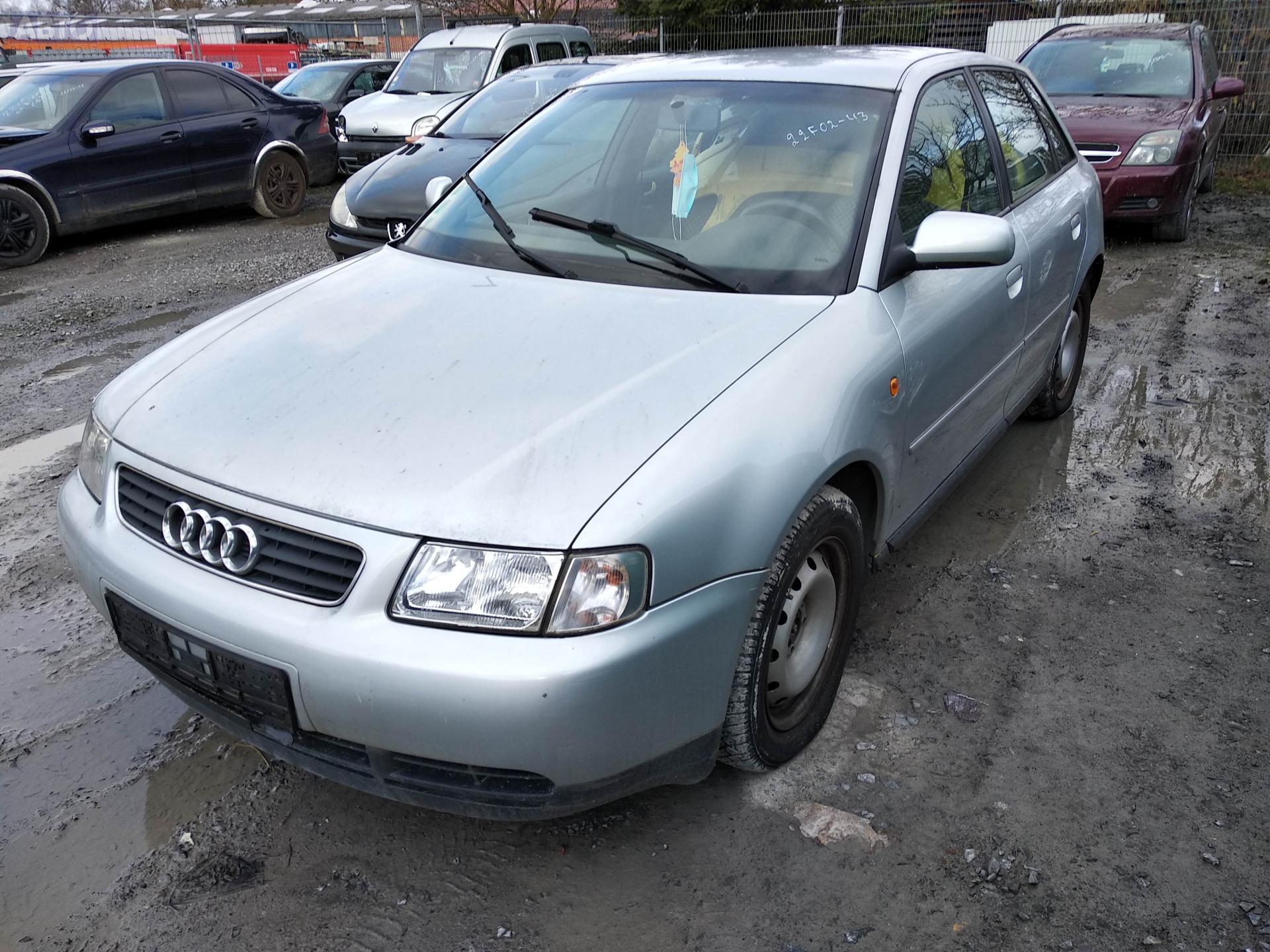 8D9943021 Подсветка номера для Audi A3 8L бу, 1999, купить в РФ с разборки  из Европы, 54191463