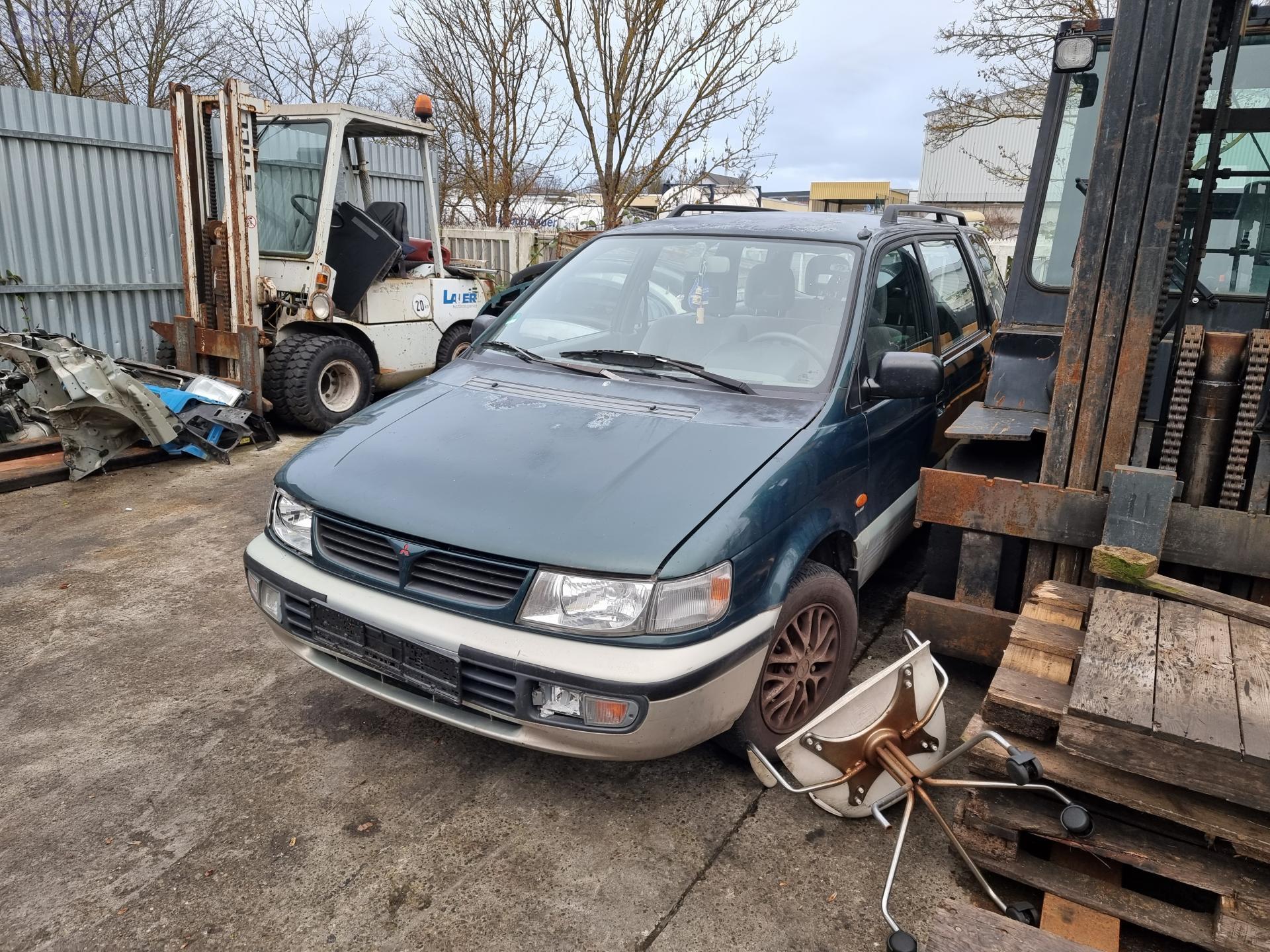 Бампер передний для Mitsubishi Space Wagon бу, 1997, купить в РФ с разборки  из Европы, 53608448