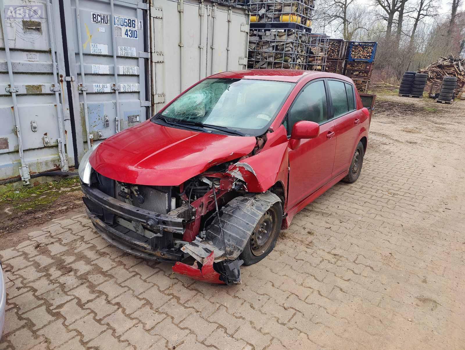 Подсветка номера для Nissan Tiida бу, 2010, купить в РФ с разборки из  Европы, 54321042