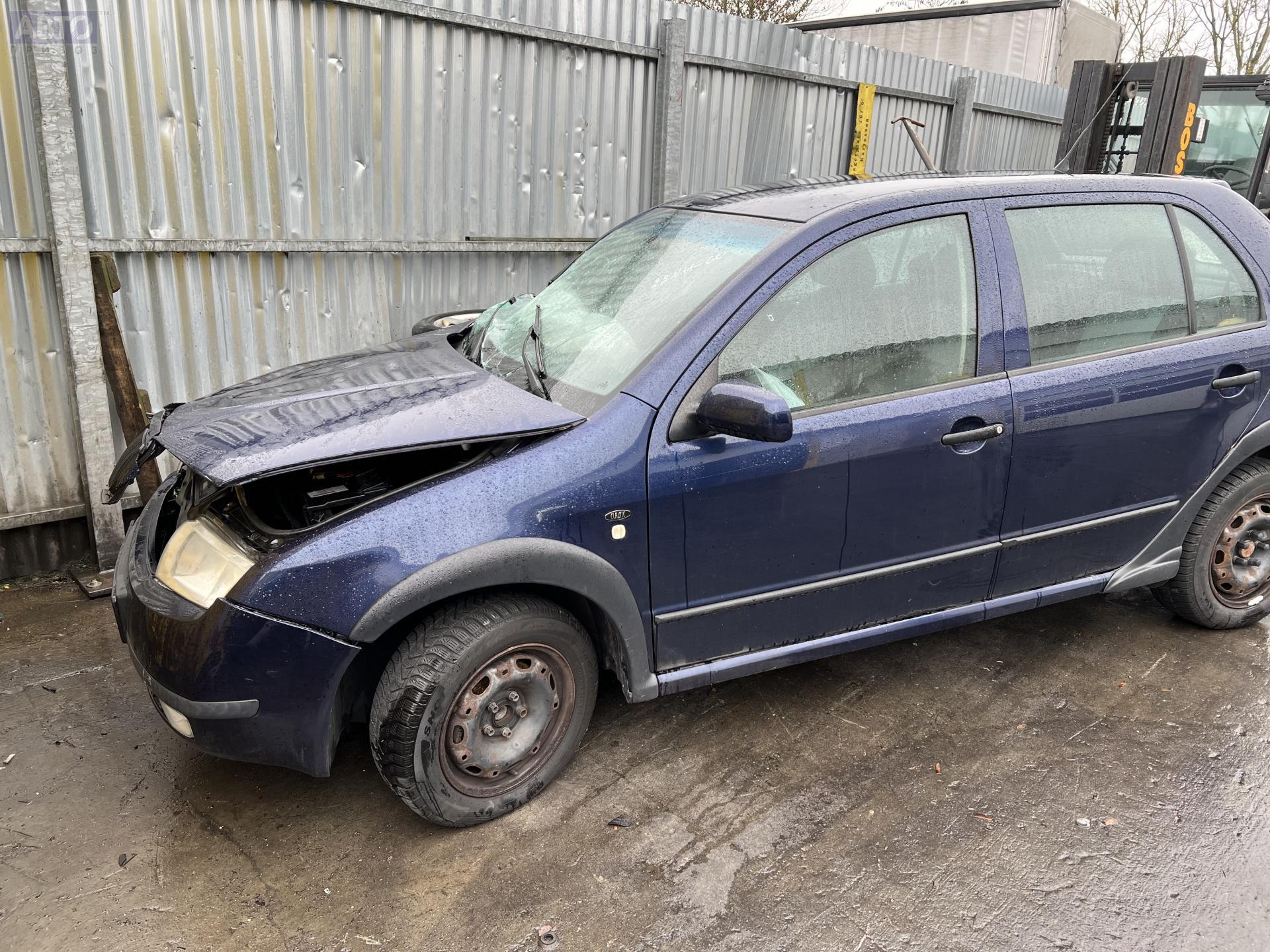 6K0803615C Крюк буксировочный для Skoda Fabia mk1 (6Y) бу, 2000, купить в  РФ с разборки из Европы, 54065295