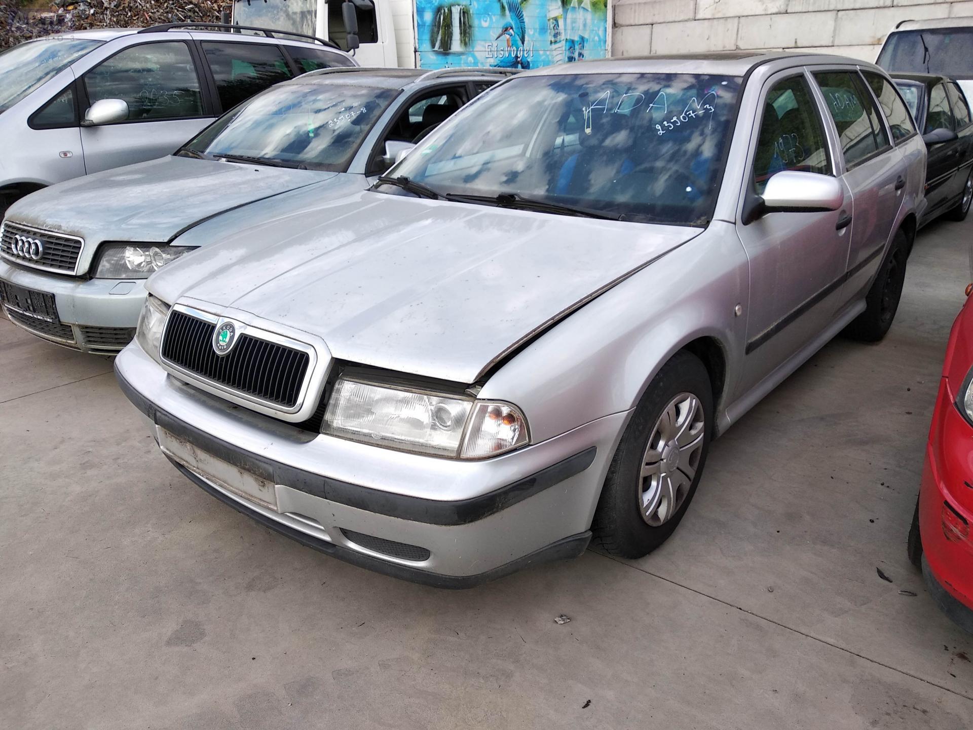 1h0972773 Разъем (фишка) проводки для Skoda Octavia mk1 (A4) бу, 1998,  купить в РФ с разборки из Европы, 54514739