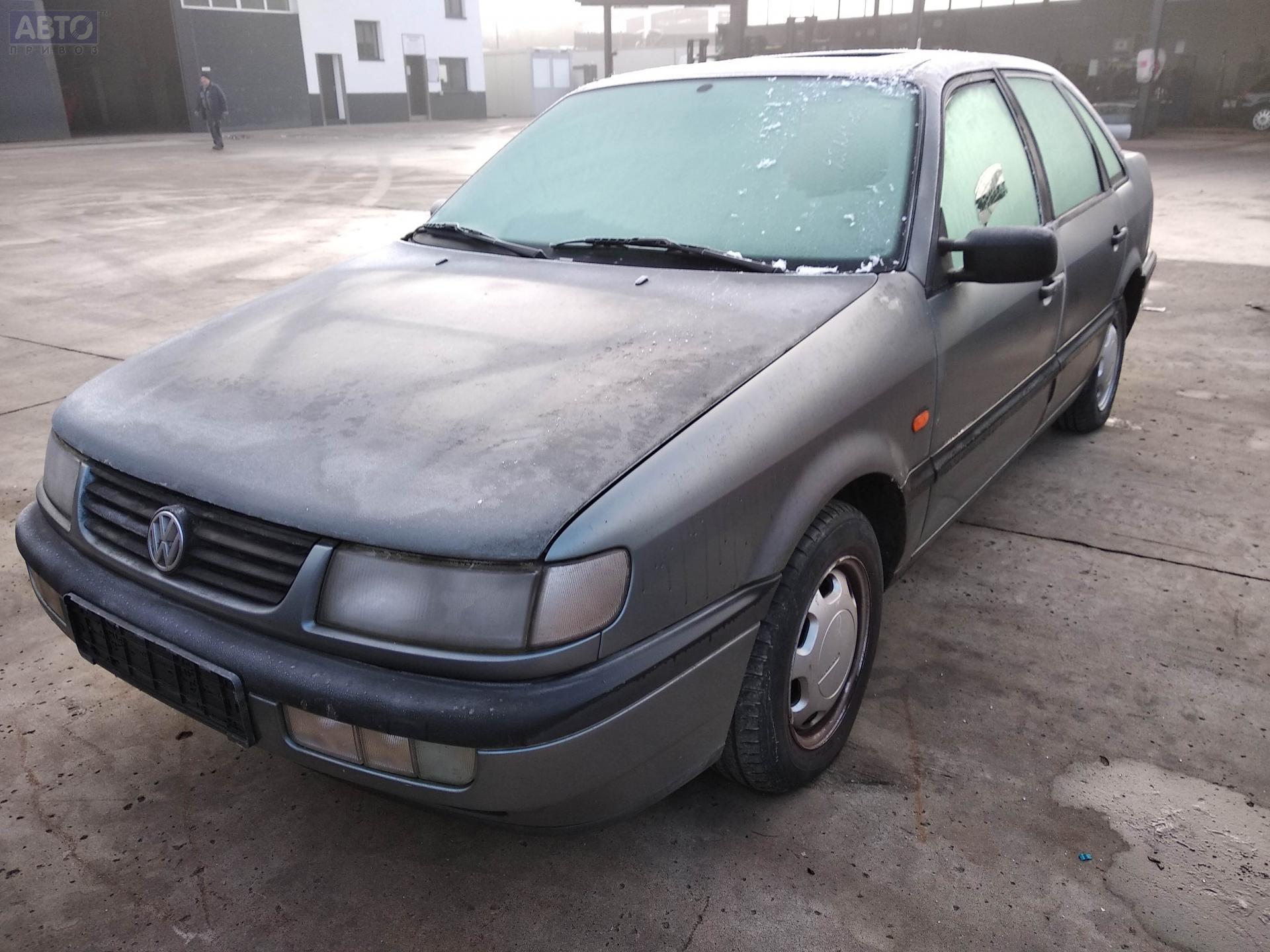 Эмблема для Volkswagen Passat B4 бу, 1994, купить в РФ с разборки из  Европы, 54561897