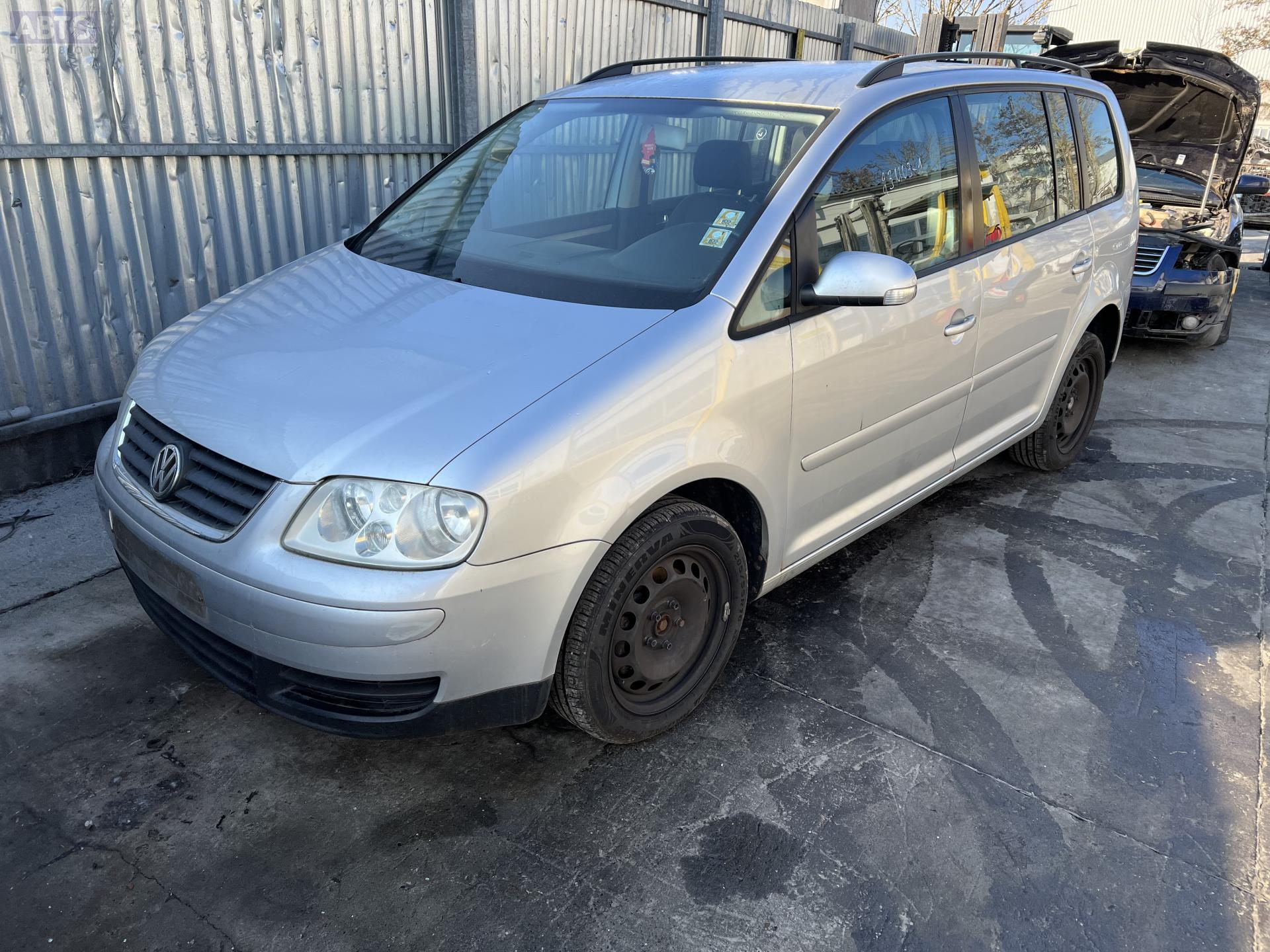 1T1857001AH Панель приборная (торпедо) для Volkswagen Touran бу, 2004,  купить в РФ с разборки из Европы, 54204677