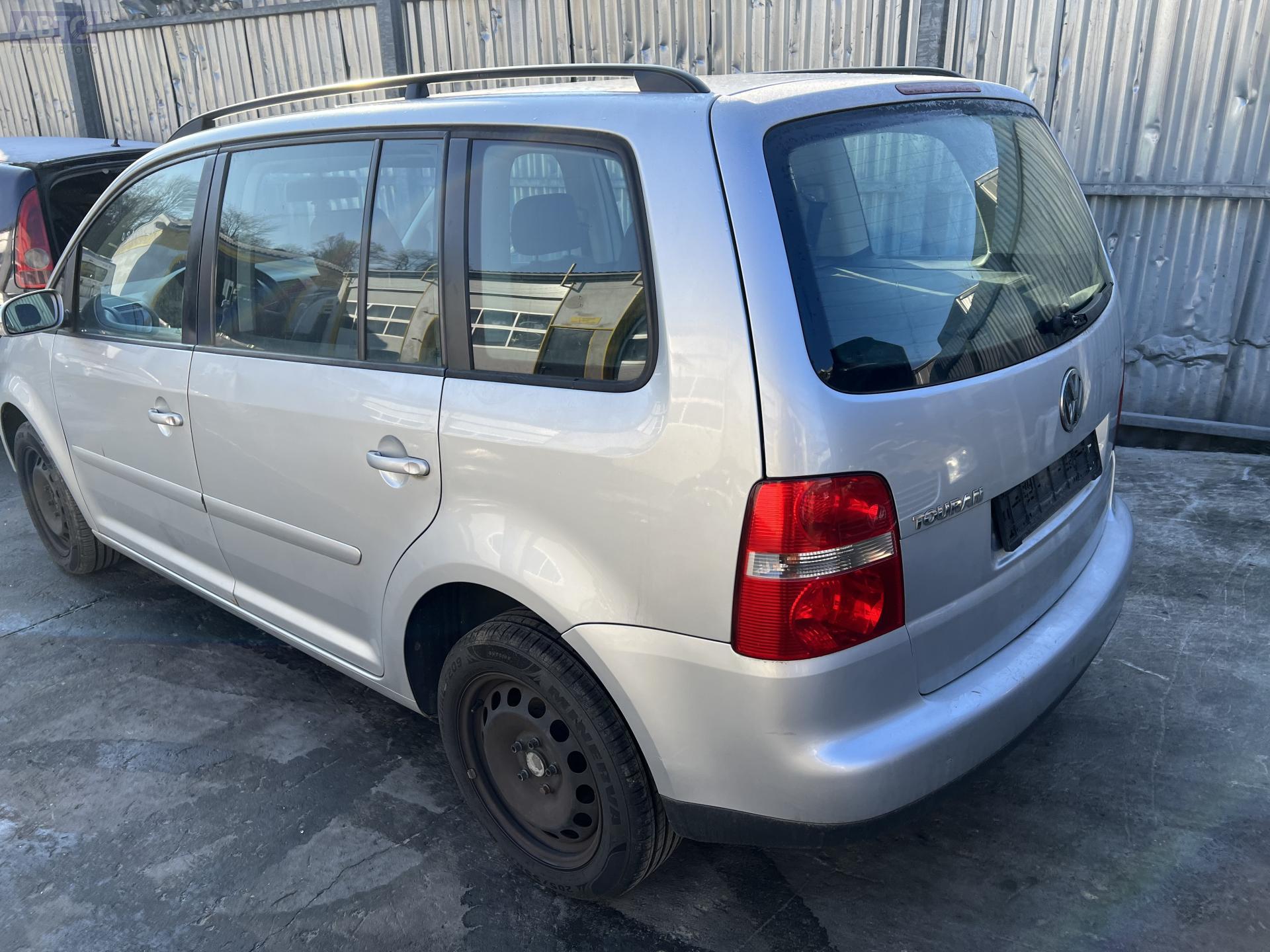 1T1857001AH Панель приборная (торпедо) для Volkswagen Touran бу, 2004,  купить в РФ с разборки из Европы, 54204677