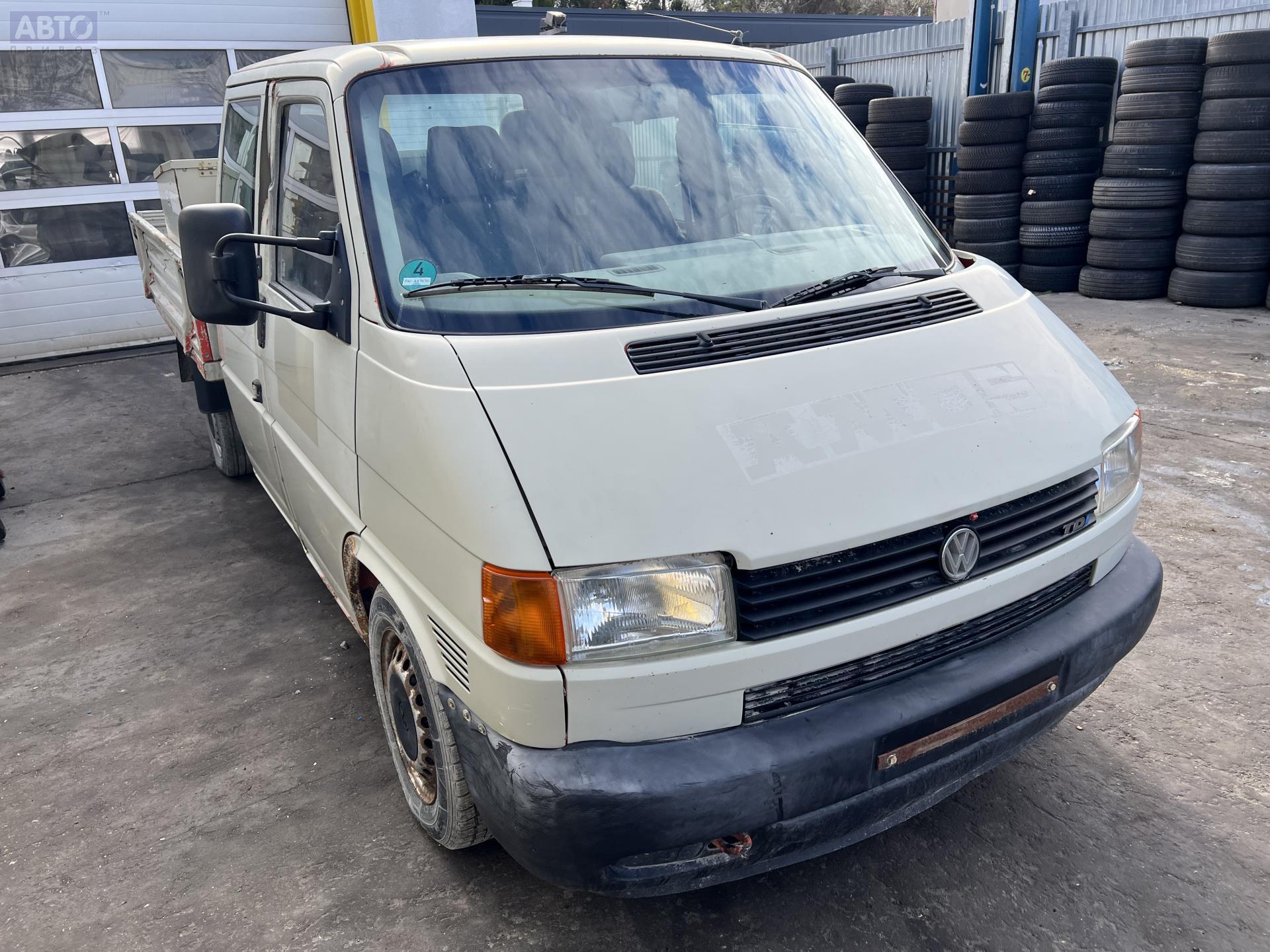 701857095 Бардачок для Volkswagen Transporter T4 бу, 2001, купить в РФ с  разборки из Европы, 54206307